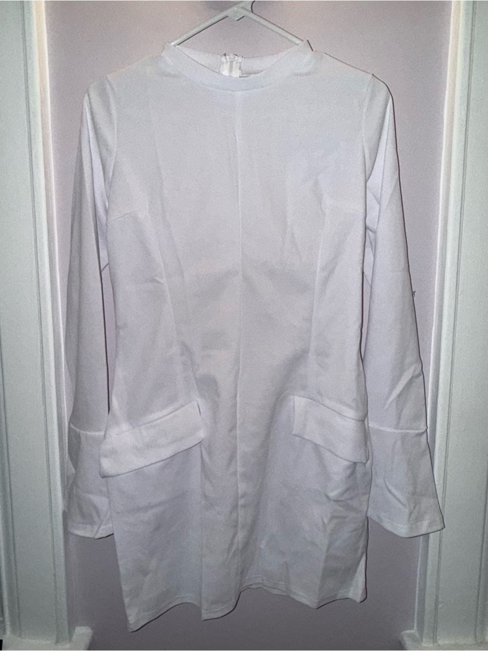 Women’s White Long-Sleeve dress